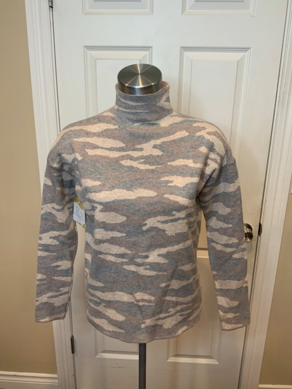 Tahari Gray Camouflage Mock Neck Pullover Sweater, Size Small
